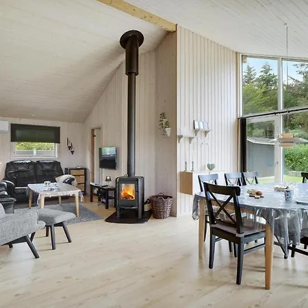 Nyaraló 3 Bedroom Awesome In Farso Hvalpsund