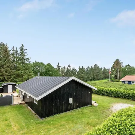 3 Bedroom Awesome In Farso * Hvalpsund